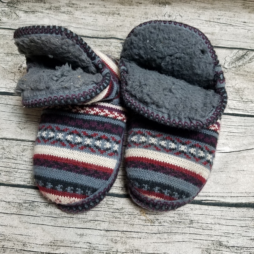 muk luks Knit slippers Size Small (5-6). - Picture 2 of 9